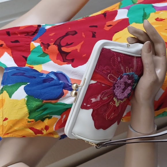 EXCELLENT CONDITION 2005 VINTAGE POPPY FOR PEACE  COACH KISSLOCK WRISTLET - Picture 16 of 17